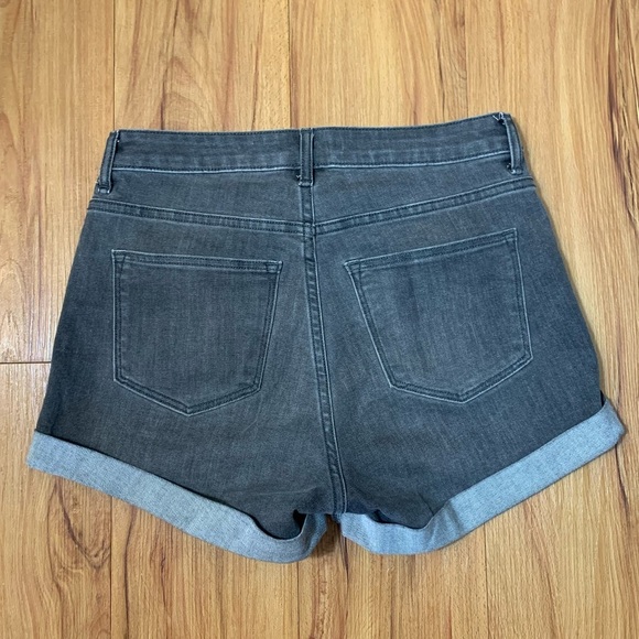 H&M Faded Black High Rise Cuffed Hem Jean Shorts - Picture 2 of 8